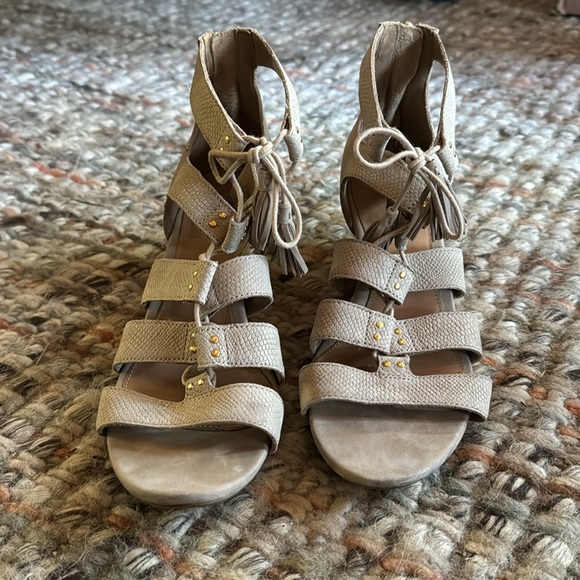 UGG Yasmin Wedge - Size 8.5 - Picture 2 of 7